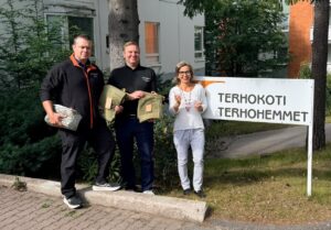 Terhokodille lahjoitus laseja ja pyyhkeitä